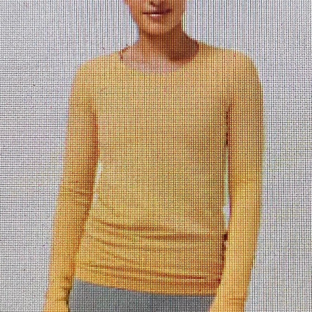 Euc Swiftly Tech Long Sleeve Size 6 - image 1